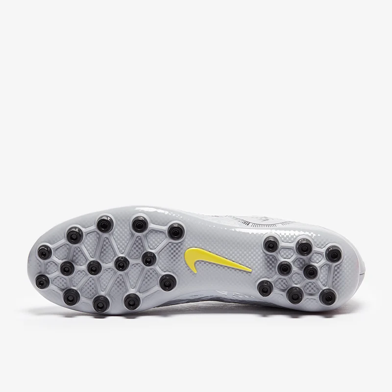 Chaussure de football à crampons pour terrain synthétique Ni